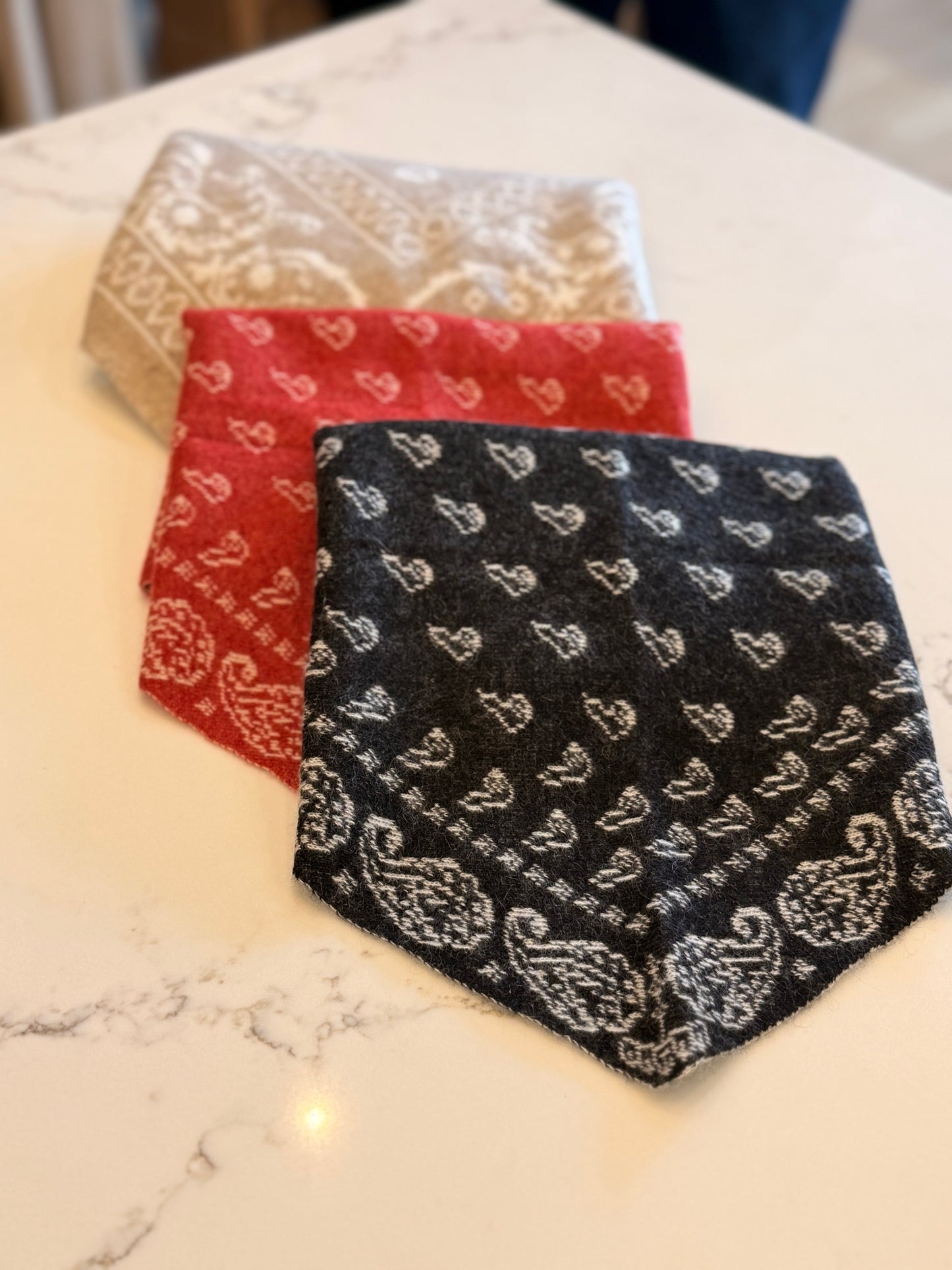Cashmere patterned triangle Scarf