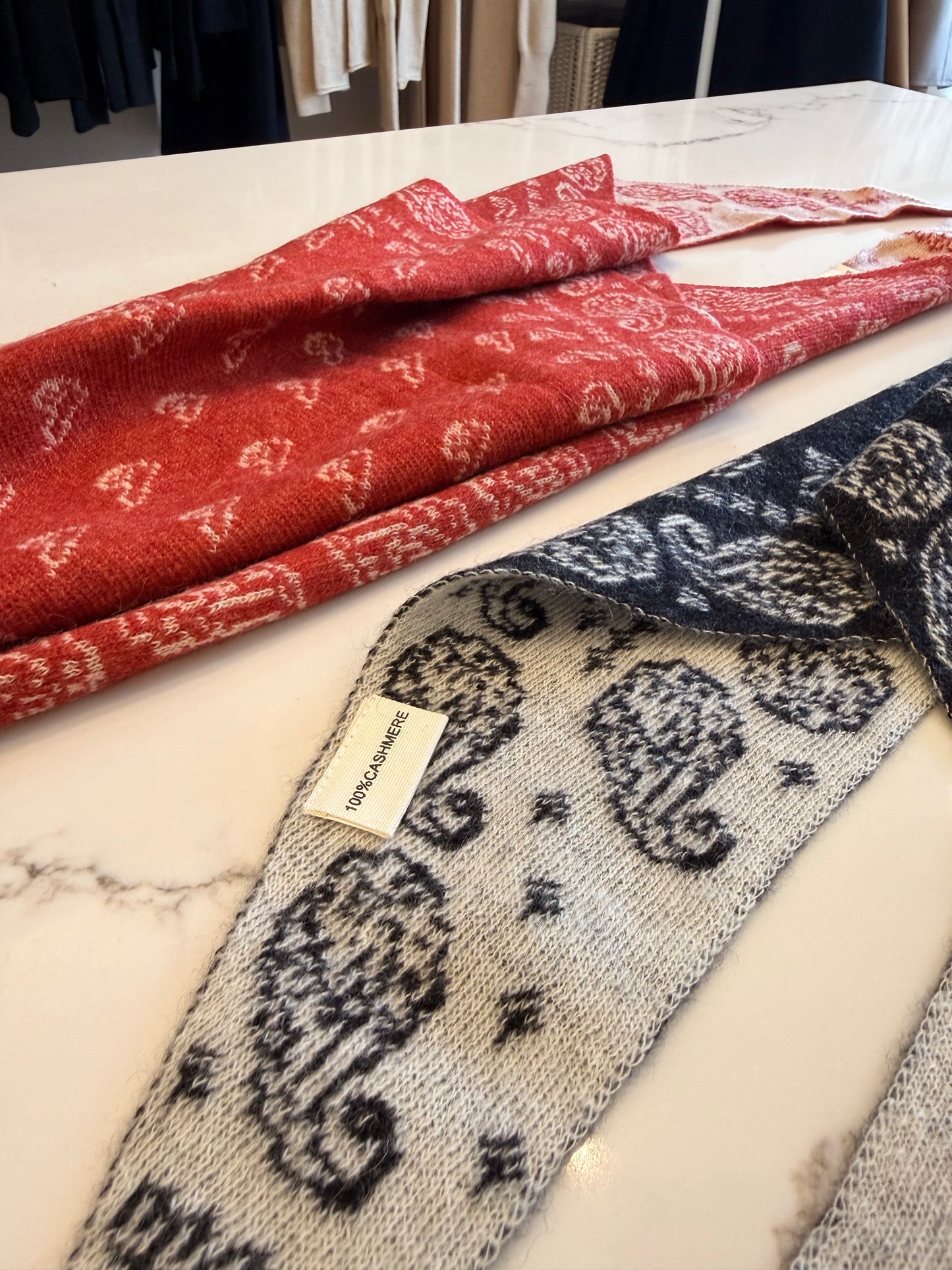 Cashmere patterned triangle Scarf