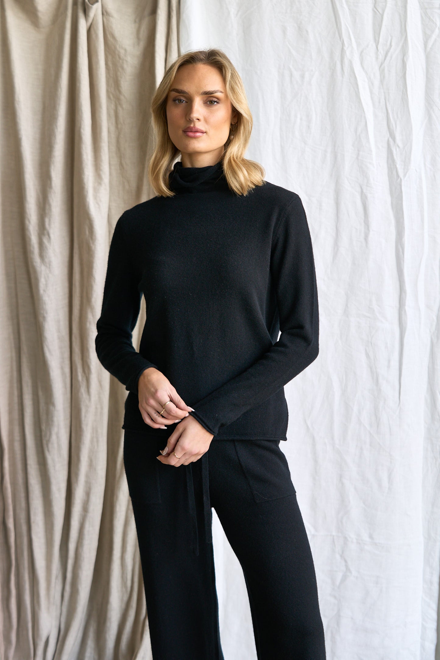 Women's High Neck Cashmere Sweater – 100% Pure Cashmere | Long Sleeve Knitwear

Elevate your winter wardrobe with our luxurious women's high neck cashmere sweater, crafted from 100% premium cashmere. This long sleeve sweater offers a flattering, relaxed fit and a chic high neckline for extra warmth and style.

Perfect for layering or wearing on its own, our cashmere knit is soft, breathable, and naturally insulating—ideal for cold-weather dressing. Designed in Australia and ethically made, this versatile 
